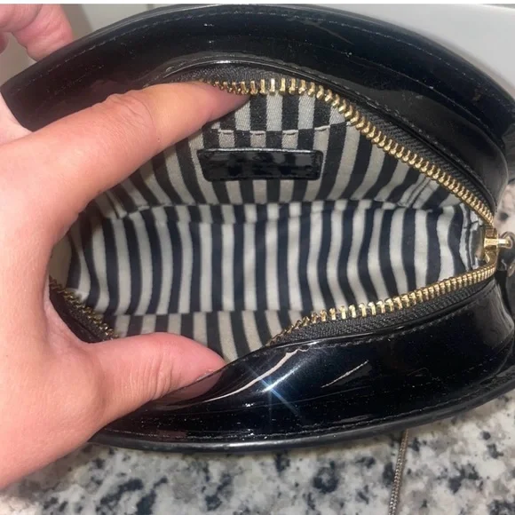 Kate Spade New York Black and White Novely Speech Bubble 'POP!' Crossbody EUC - Picture 13 of 16